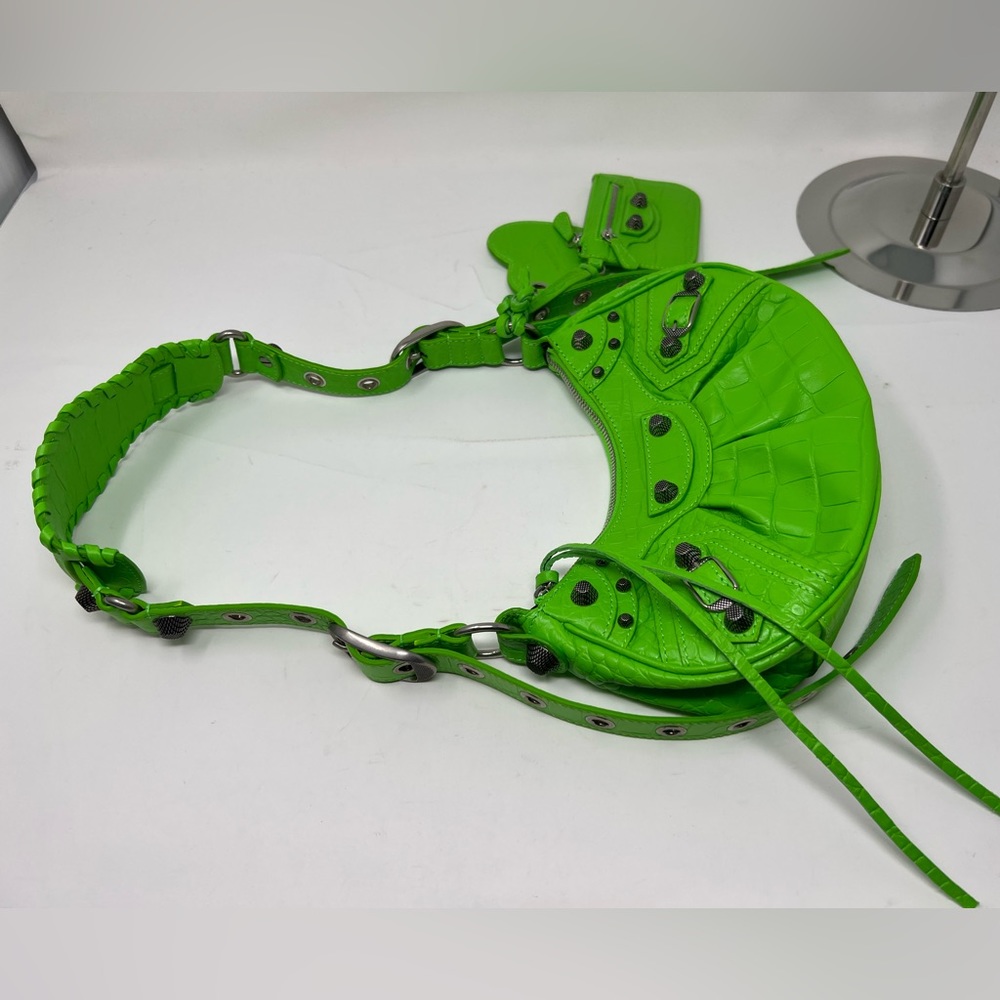 New Balenciaga Le Cagole XS studded neon croc-effect leather bag - Picture 5 of 13